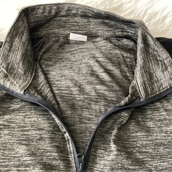 Lightweight Pullover - Picture 3 of 3